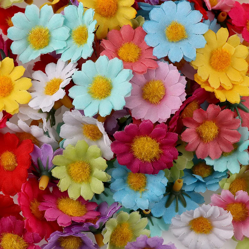 100pc/Los 2,5 cm Mini Daisy Dekorative Blume künstliche Seidenblumen Party Hochzeitsdekoration Wohnkultur (ohne Stamm) Billiger