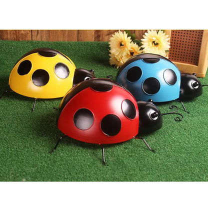 Iron Ladybug Metal Animal Hanging Wall Art Hanger Decoración del hogar del jardín al aire libre, 10 cm