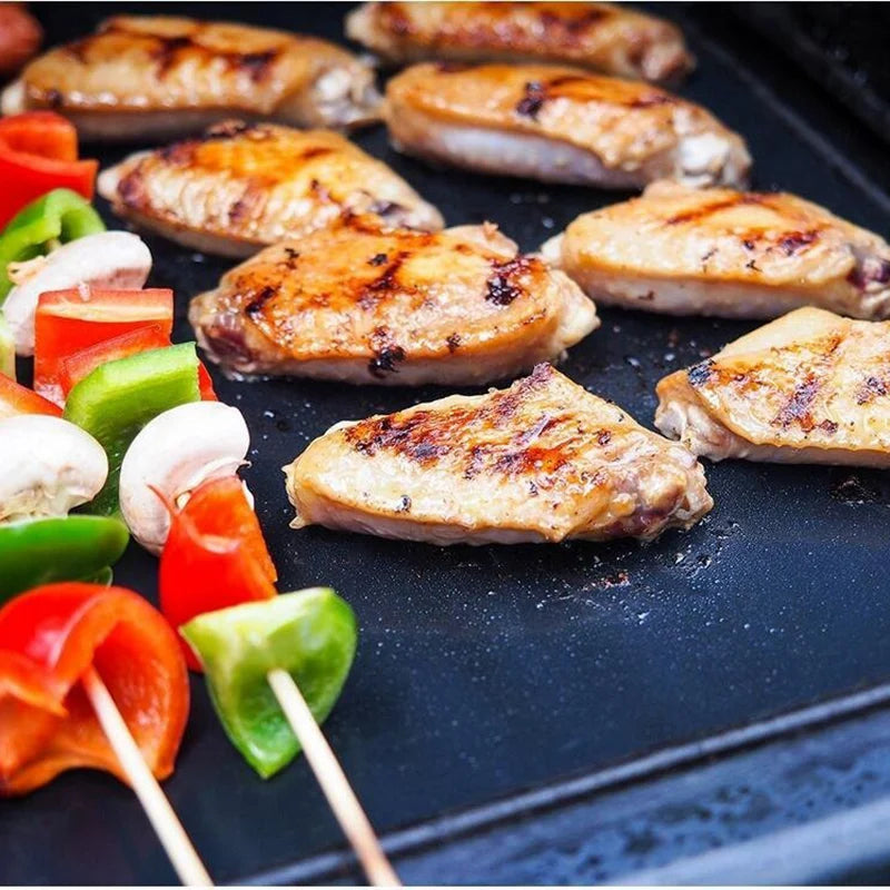 0,25 mm BBQ Grill Mat -sarja, 100% tarttumattomat leivontamatot - toimii kaasulla, hiilellä, sähkögrillillä ja muillakin - grillityökaluilla