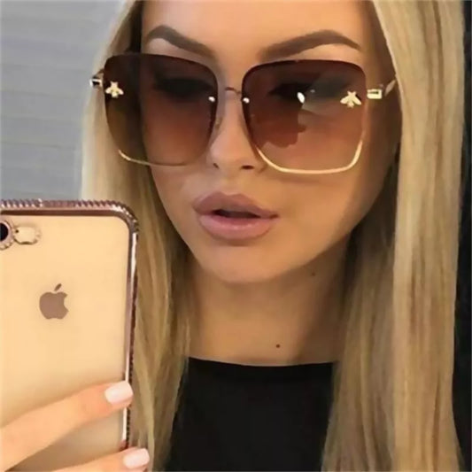 Ny Fashion Lady Overstørrelse Rimless Square Bee Solbriller Kvinner Menn Små briller Gradient Solbriller Kvinne UV400