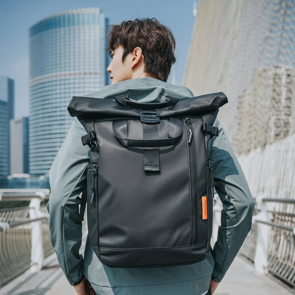 Tangcool Men de grande capacité 15,6 "sac à dos ordinateur portable multifonction Roll Top de voyage Sac de voyage pour l'homme.