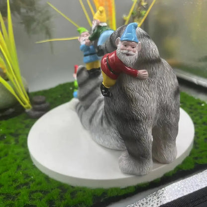 Gato com gnomos ao ar livre para o pátio ao ar livre, decoração de arte da estátua de estátua para o jardim, decoração de ar livre interna