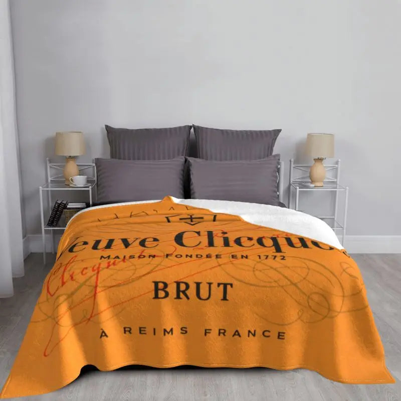 CLICQUTS CHAMPAGNE MANUNDAS 3D Impreso transpirable Flanela suave Sprint VCP Manta de lanzamiento para el sofá dormitorio al aire libre