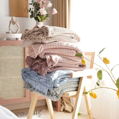 100% Baumwollweichbett Plaid Home Japenese Strickdecke Maiskorn Waffel geprägt Sommer Rüschen warmes kotes Wurfbettverschraub