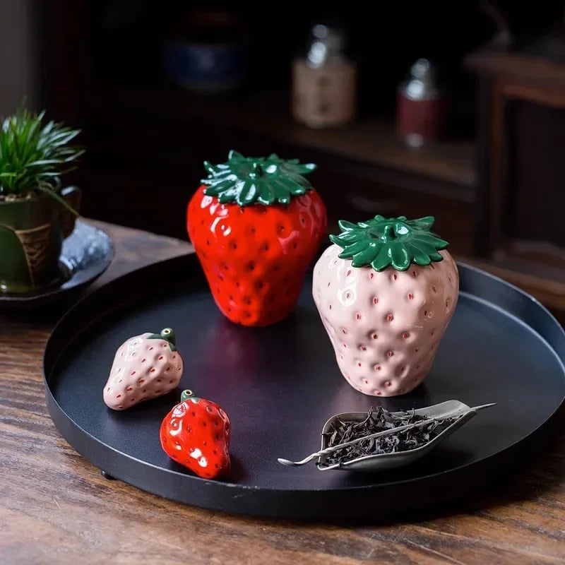 Strawberry Tea Pot Chinese Creative Ceramic Black Tea Storage Tank Sealed Tank Hand Moisture-proof Mini Storage Tank Personality