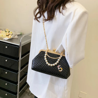 2023 Designer di lusso Donne Bulli bianchi Borse d'argento Borse a tracolla per Pearl Clip Clip Clip Clip Borse per feste