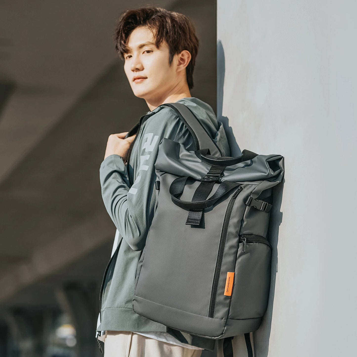 Tangcool Men de grande capacité 15,6 "sac à dos ordinateur portable multifonction Roll Top de voyage Sac de voyage pour l'homme.