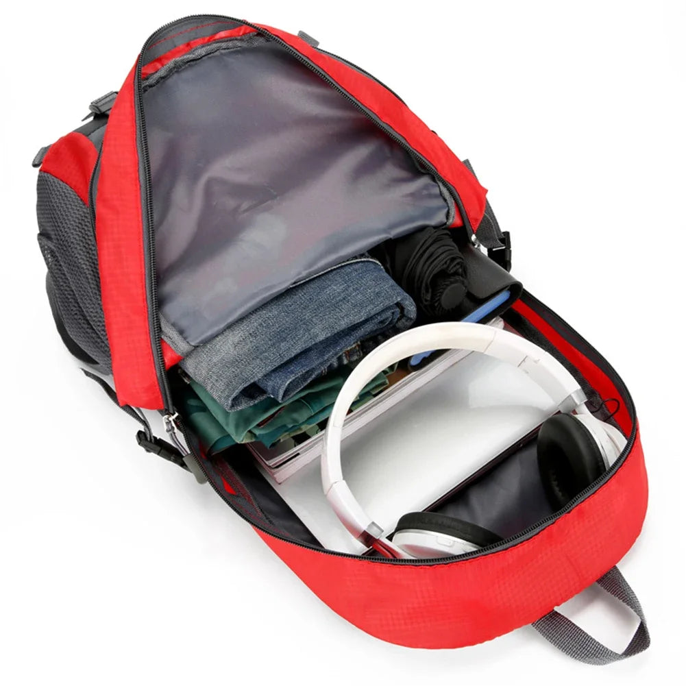 Classic 40L Outdoor Backpack Men Women Mulheres de alta qualidade Travel Backpack Back for Men Causal Patchwork Sport Backpack Women