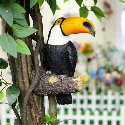 Toucan Bird Figurine Tree Hugger Decor Hanging Resin Ornaments Garden Statue Creative Simulation Animal Yard Wall Decoration