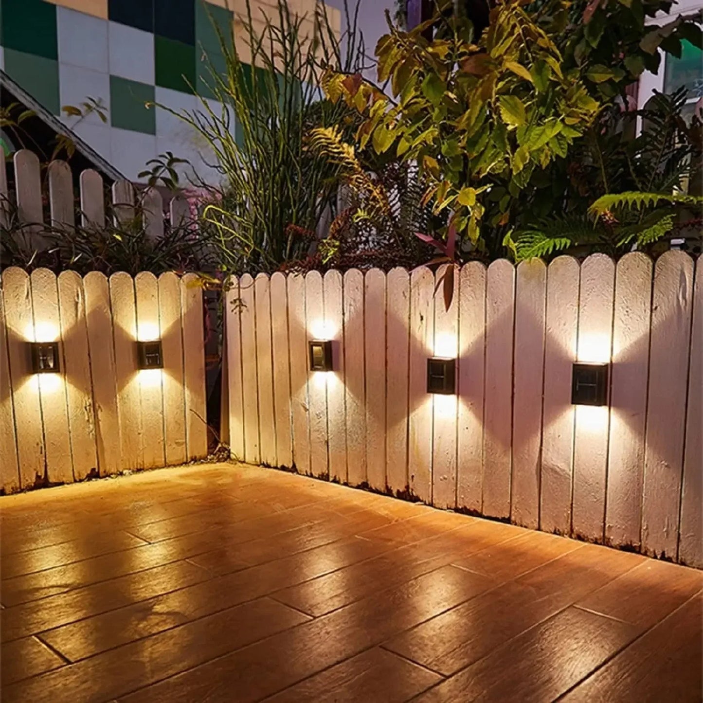 Lumières murales à LED solaire extérieure lampe solaire LED étanche de haut en bas